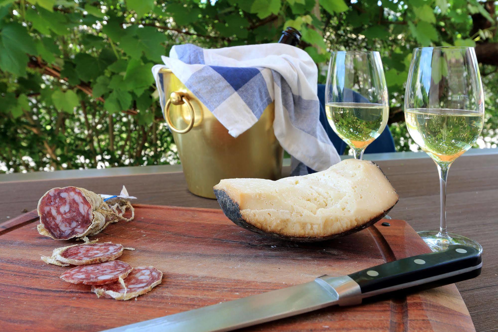 Bed and Breakfast Bed & Wellness Fisterre Belluno Exterior foto